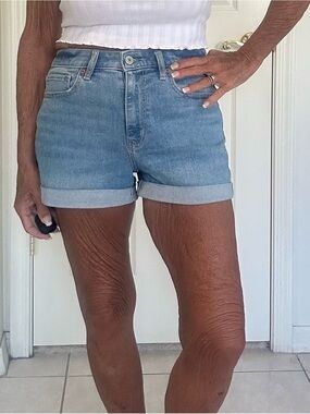 American Eagle Outfitters Light Blue Denim Cuffed Shorts 4 LN